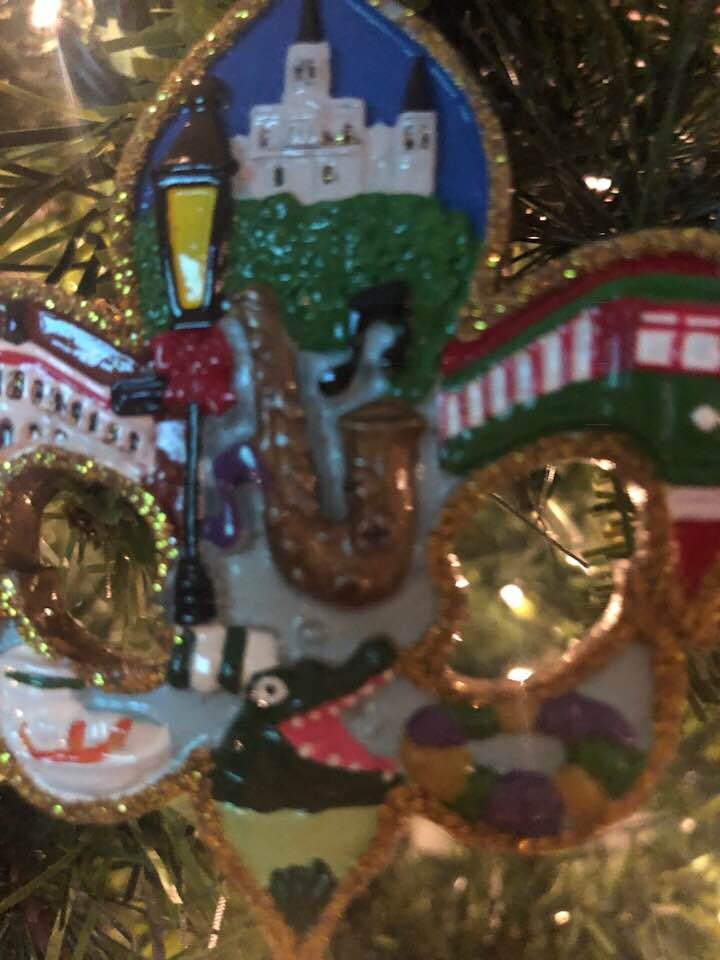 New Orleans Mardi Gras Christmas Tree Ornament Scenery Fleur de Lis Cafe Du Monde Alligato King Cake Streetcar St. Louis Cathedral Natchez