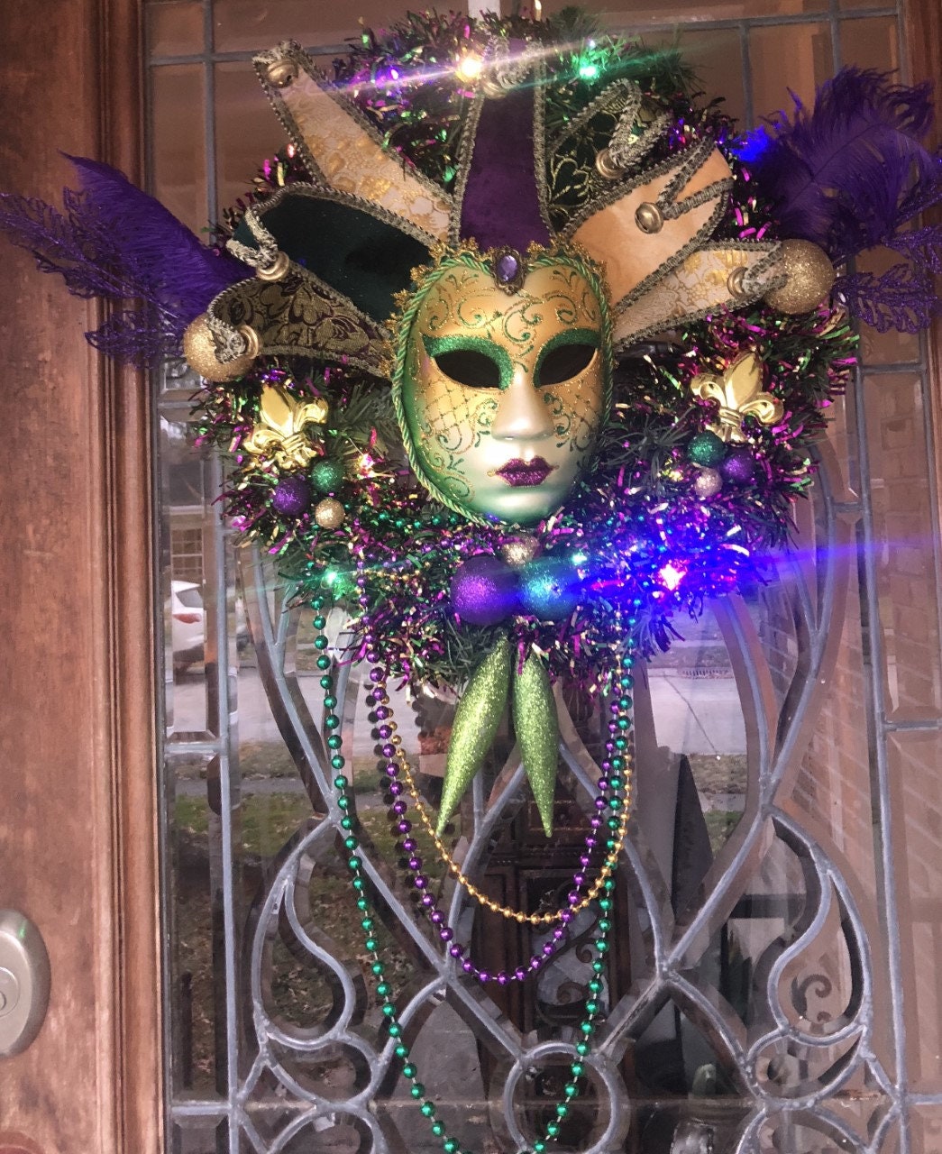 Mask will vary. Mardi GRAS 18" Light-UP Wreath Pre-Lit LED Decorated Ornament Collection Jester Mask Fleur De lis beads home decoration