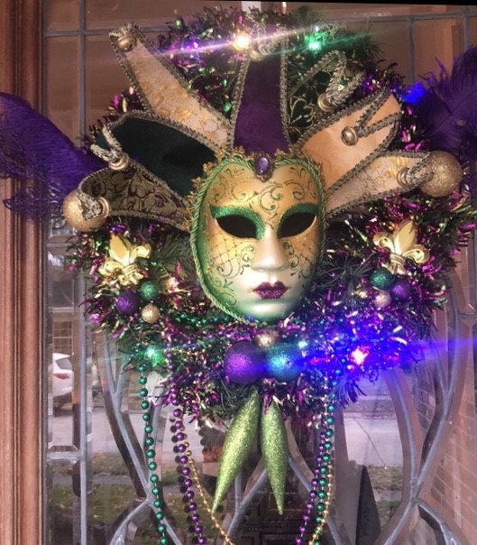 Mask will vary. Mardi GRAS 18" Light-UP Wreath Pre-Lit LED Decorated Ornament Collection Jester Mask Fleur De lis beads home decoration